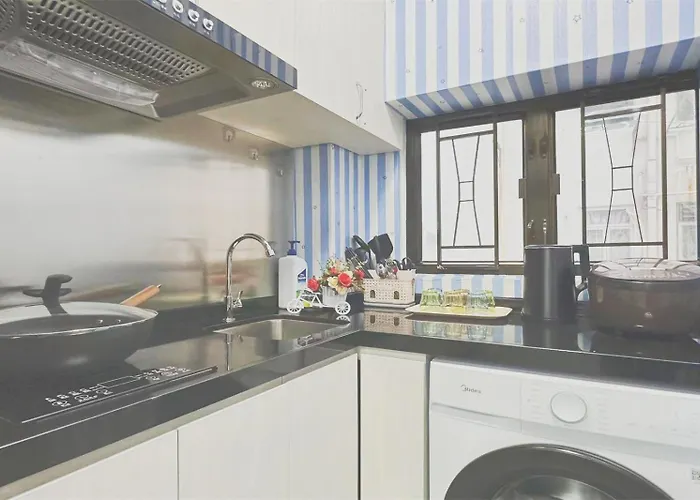Apt 4Br10Pax, 2Bar ,1Mins Mtr